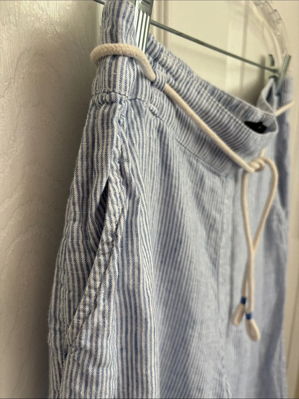 Tahari wide Leg Linen Blue and White Pinstripe Drawstring Pants Sz Medium beach